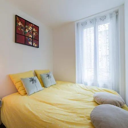 Beautiful Near The Monceau Park Paris